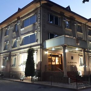 Grand Nur Hotel